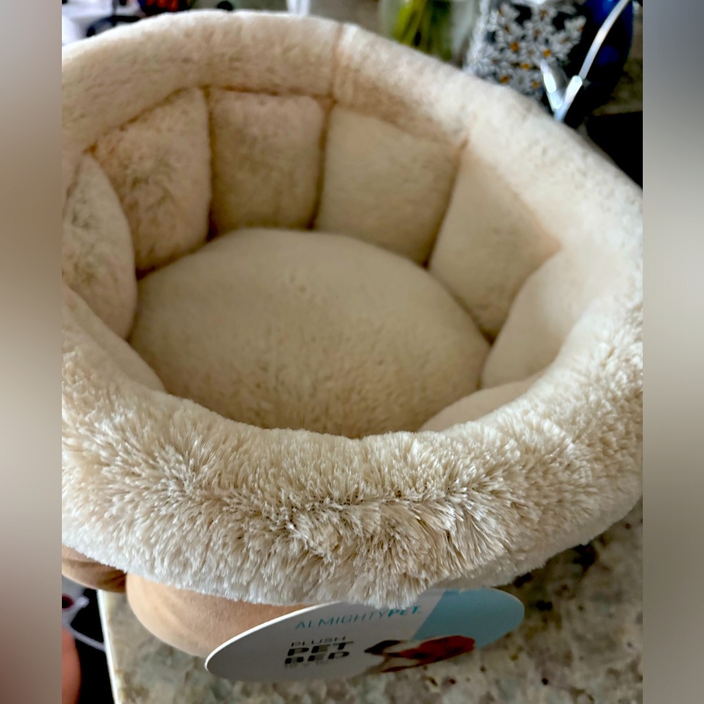 Plush Pet Bed (never used)